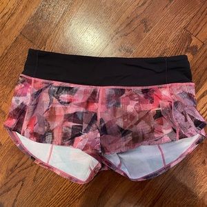 Lululemon speed up low rise lined short 2.5”